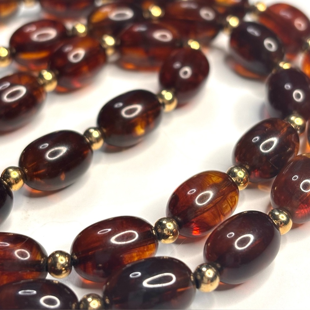 Vintage Root‎ Beer Brown Translucent Faux Amber & Gold Tone Beaded Necklace 23”